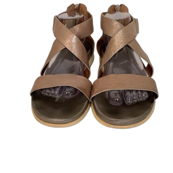 Sofft Fiora Metallic Taupe Leather Cross Strap Zipper Heel Comfort Sandal Sz 10 - Picture 3 of 10